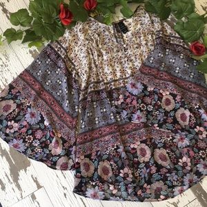 Bisou Bisou long sleeve floral top, flowing sleeve